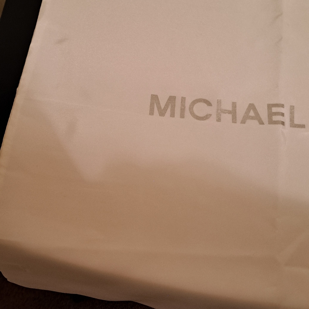 Michael Kors NWT XL Dust Bag - Picture 3 of 6